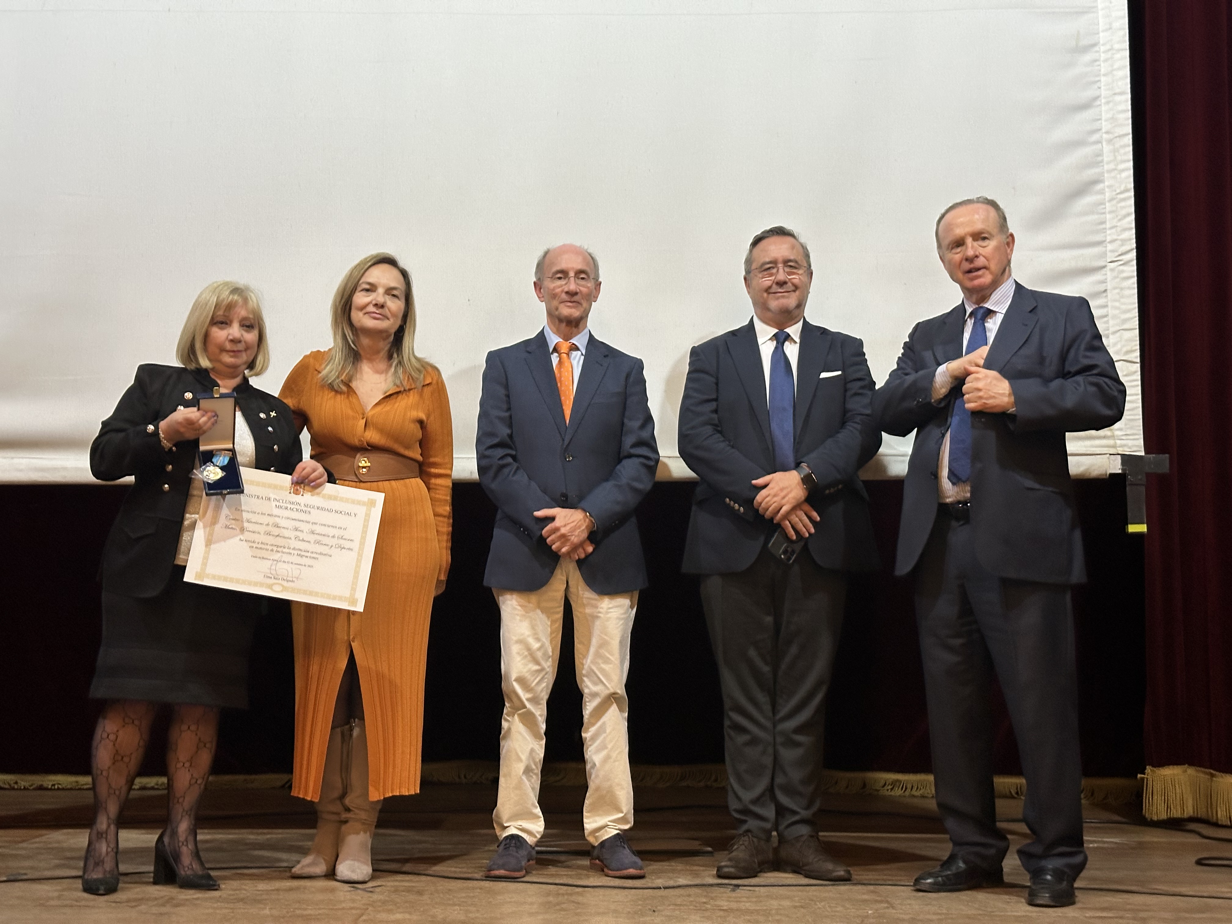 Diploma y Medalla centro Asturiano de Buenos Aires 
